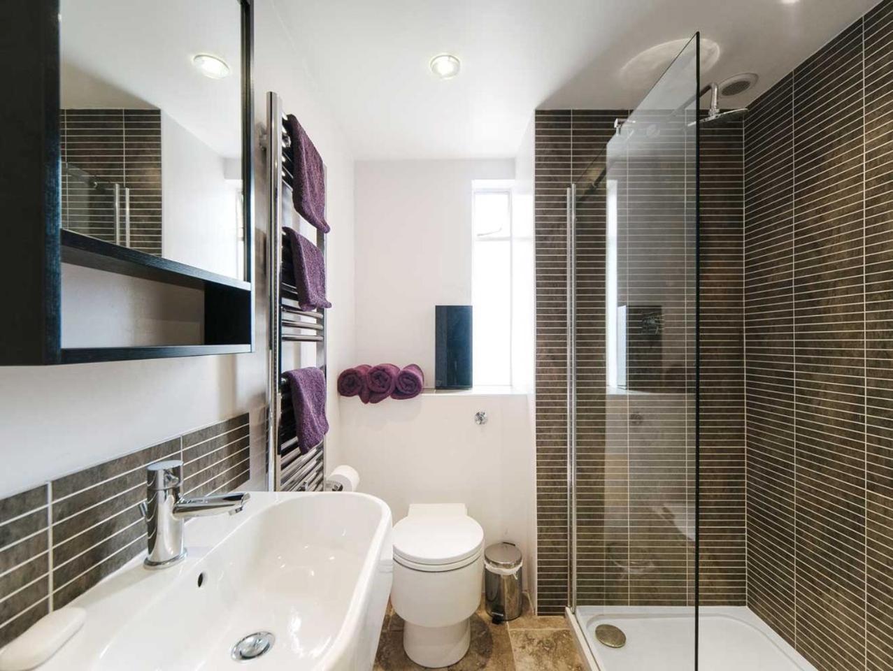 Stylish Three Bedroom Apartment In Heart Of City Бат Екстериор снимка